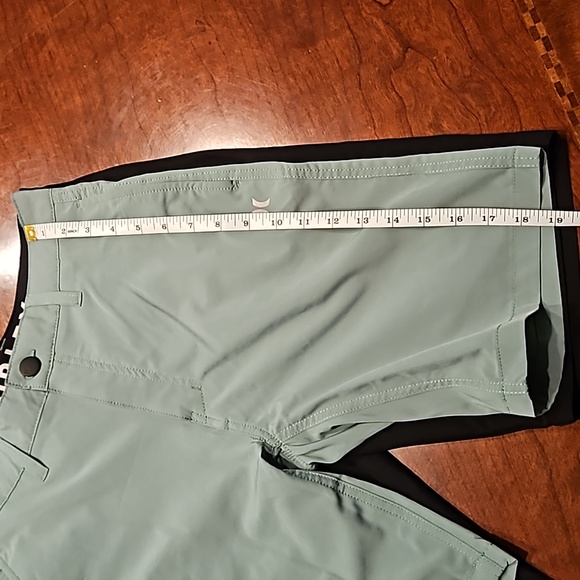 Men's Hurley Shorts - Picture 4 of 4